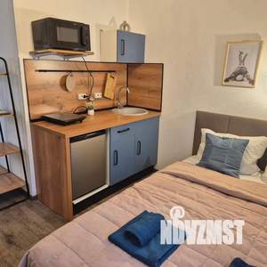 Студия квартира, посуточно, 20м2, 1/5 этаж