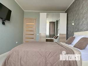 2-к квартира, посуточно, 45м2, 18/32 этаж