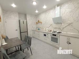 Студия квартира, посуточно, 40м2, 3/24 этаж