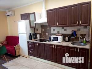 Студия квартира, посуточно, 35м2, 1/5 этаж