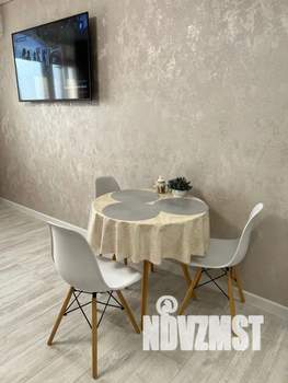 Студия квартира, посуточно, 40м2, 17/19 этаж