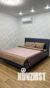 1-к квартира, посуточно, 40м2, 3/17 этаж