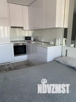 Студия квартира, посуточно, 28м2, 21/32 этаж