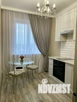 1-к квартира, посуточно, 40м2, 3/19 этаж