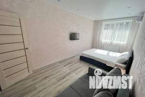 1-к квартира, посуточно, 42м2, 4/25 этаж