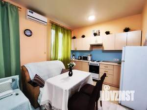 Студия квартира, посуточно, 45м2, 2/3 этаж
