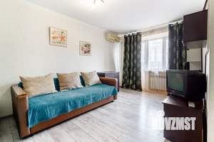 1-к квартира, посуточно, 32м2, 3/5 этаж