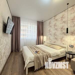 1-к квартира, посуточно, 40м2, 12/20 этаж