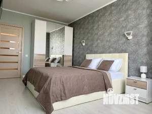 2-к квартира, посуточно, 45м2, 18/32 этаж