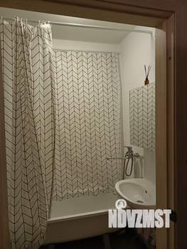 Студия квартира, посуточно, 28м2, 3/18 этаж