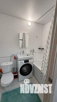 Студия квартира, посуточно, 28м2, 10/18 этаж