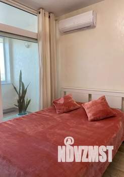 Студия квартира, посуточно, 28м2, 21/32 этаж