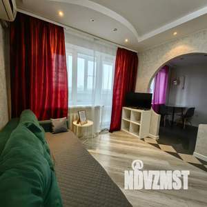 1-к квартира, посуточно, 40м2, 8/10 этаж