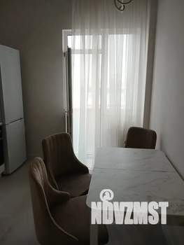 1-к квартира, посуточно, 36м2, 1/24 этаж