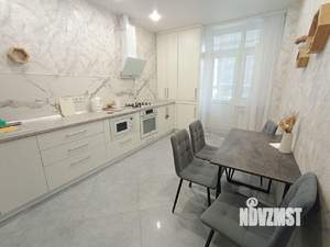 Студия квартира, посуточно, 40м2, 3/24 этаж