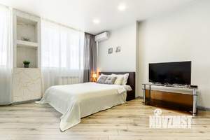 Студия квартира, посуточно, 35м2, 11/30 этаж