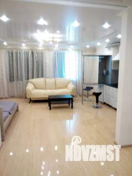 Студия квартира, посуточно, 42м2, 8/14 этаж