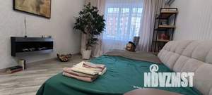 1-к квартира, посуточно, 42м2, 18/22 этаж