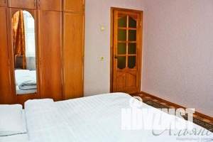 2-к квартира, посуточно, 55м2, 1/1 этаж