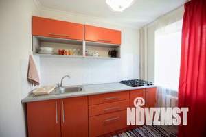 1-к квартира, посуточно, 42м2, 7/10 этаж