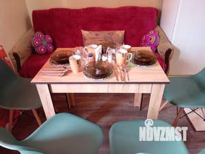 Студия квартира, посуточно, 35м2, 1/5 этаж