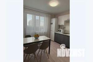 1-к квартира, посуточно, 38м2, 16/18 этаж