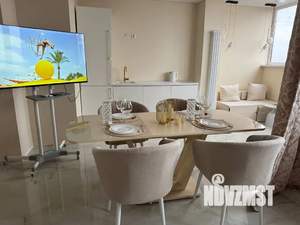 Студия квартира, посуточно, 65м2, 24/24 этаж