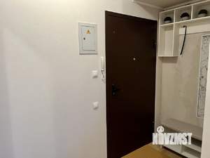 Студия квартира, посуточно, 25м2, 1/19 этаж