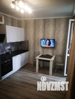 Студия квартира, посуточно, 35м2, 18/25 этаж