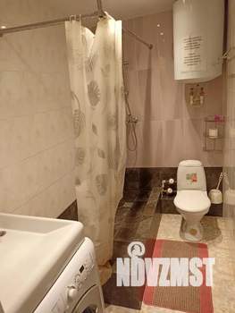 Студия квартира, посуточно, 42м2, 3/9 этаж