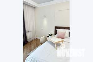 2-к квартира, посуточно, 75м2, 18/33 этаж