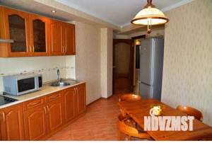 3-к квартира, посуточно, 150м2, 1/1 этаж