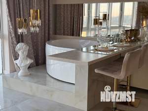 Студия квартира, посуточно, 98м2, 13/32 этаж