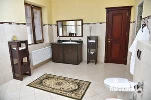 2-к квартира, посуточно, 90м2, 1/1 этаж