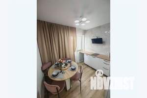 1-к квартира, посуточно, 36м2, 3/25 этаж