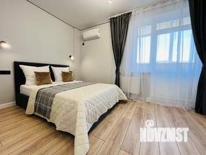 Студия квартира, посуточно, 33м2, 10/24 этаж