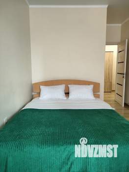 1-к квартира, посуточно, 40м2, 9/25 этаж