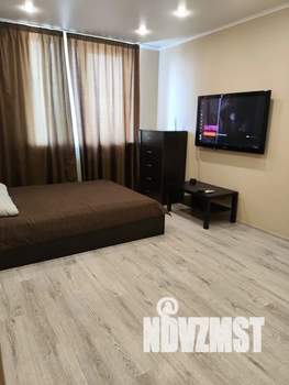 1-к квартира, посуточно, 40м2, 18/18 этаж