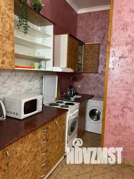 Студия квартира, посуточно, 35м2, 1/5 этаж