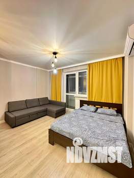 Студия квартира, посуточно, 38м2, 18/24 этаж