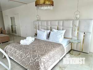 Студия квартира, посуточно, 98м2, 13/32 этаж