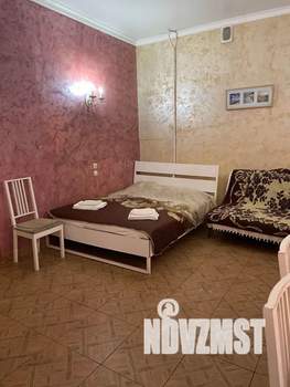 Студия квартира, посуточно, 35м2, 1/5 этаж