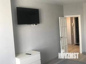 1-к квартира, посуточно, 38м2, 18/25 этаж