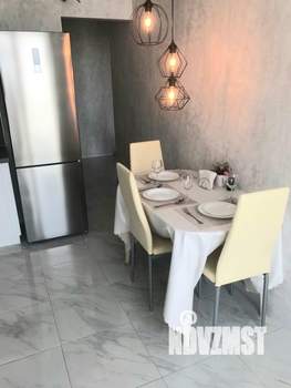 1-к квартира, посуточно, 38м2, 17/25 этаж