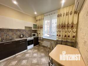 1-к квартира, посуточно, 38м2, 1/18 этаж