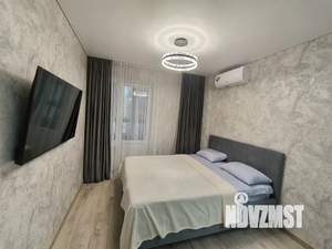 Студия квартира, посуточно, 37м2, 15/25 этаж