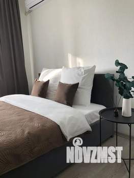 Студия квартира, посуточно, 33м2, 18/25 этаж