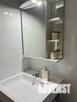 Студия квартира, посуточно, 35м2, 3/17 этаж