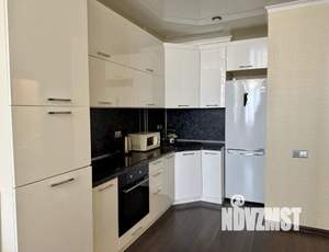 1-к квартира, посуточно, 40м2, 21/31 этаж