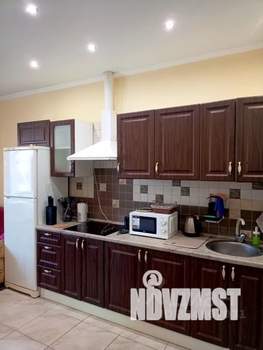 Студия квартира, посуточно, 35м2, 1/5 этаж